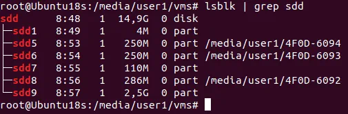 Verifying partitions of la unidad flash USB en la que está instalado ESXi.